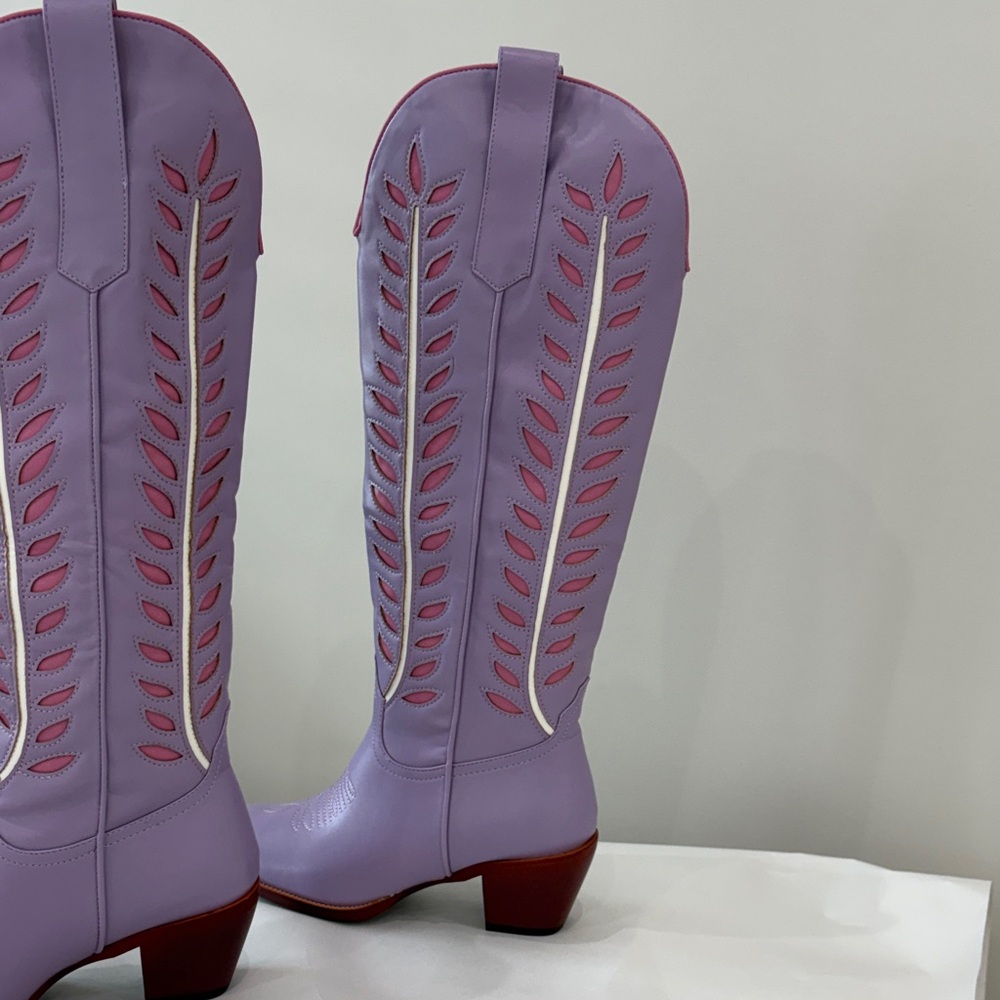 Lavender Boots - Picture 4 of 11